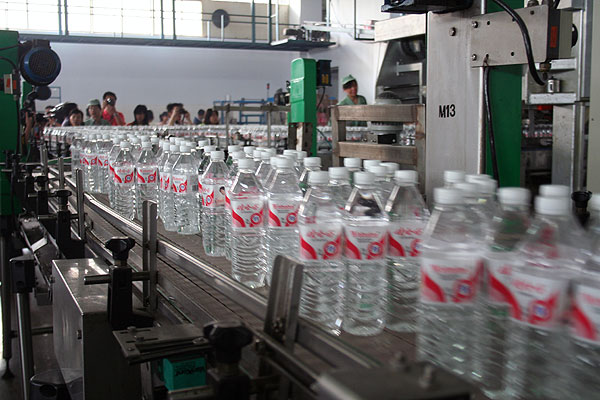 哇哈哈礦泉水生產線 哇哈哈礦泉水生產線