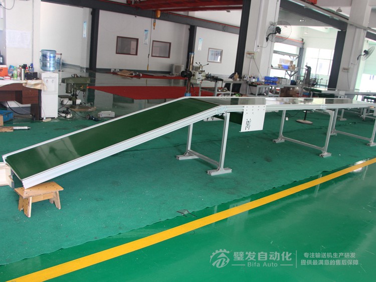 大線結(jié)構(gòu)帶長平臺皮帶輸送機 大線結(jié)構(gòu)帶長平臺皮帶輸送機