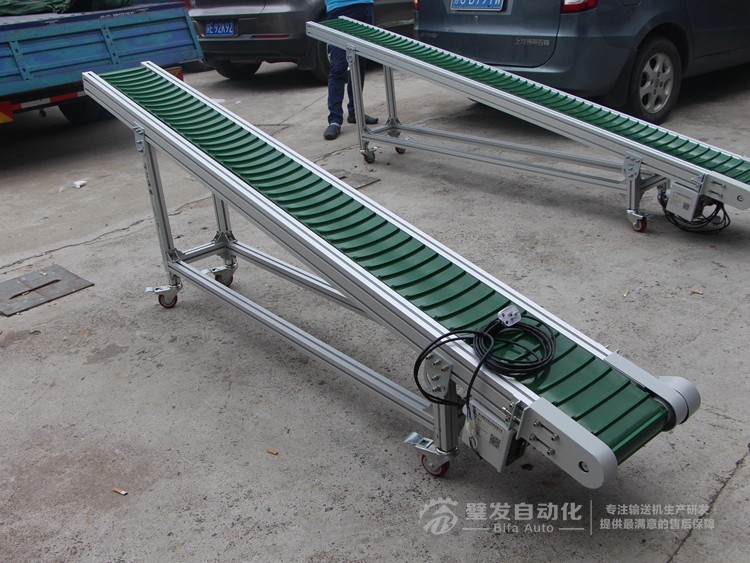 皮帶面加橫向?qū)l小型皮帶輸送機 皮帶面加橫向?qū)l小型皮帶輸送機