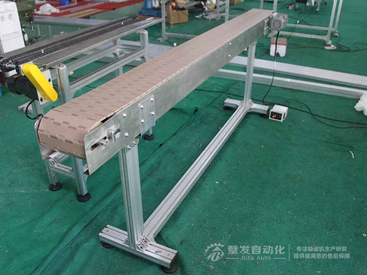 直角電機(jī)不銹鋼側(cè)板型材支架塑料鏈板線 直角電機(jī)不銹鋼側(cè)板型材支架塑料鏈板線