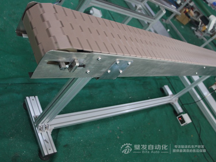 直角電機(jī)不銹鋼側(cè)板型材支架塑料鏈板線 直角電機(jī)不銹鋼側(cè)板型材支架塑料鏈板線