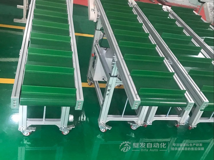 小型帶擋板爬坡輸送機 小型帶擋板爬坡輸送機