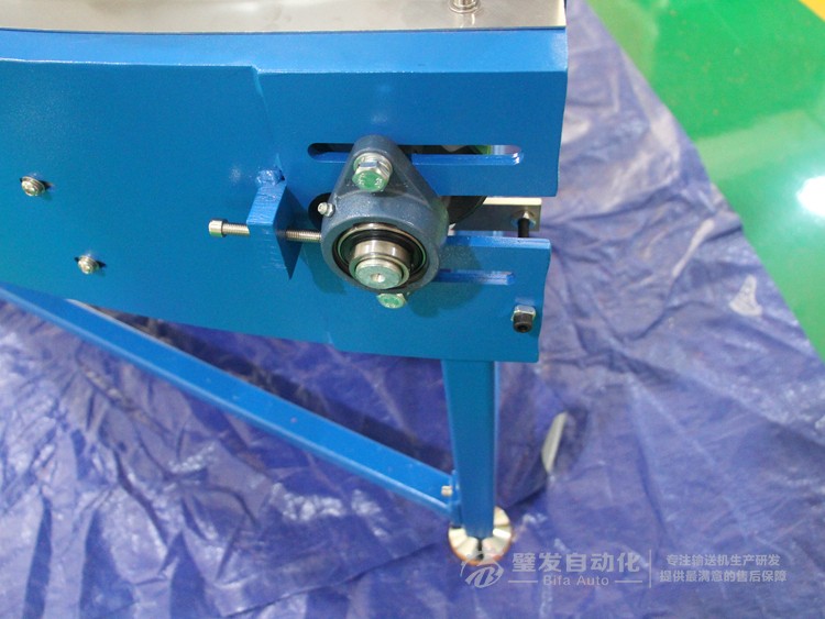 碳鋼藍色烤漆加擋邊90度皮帶轉彎機