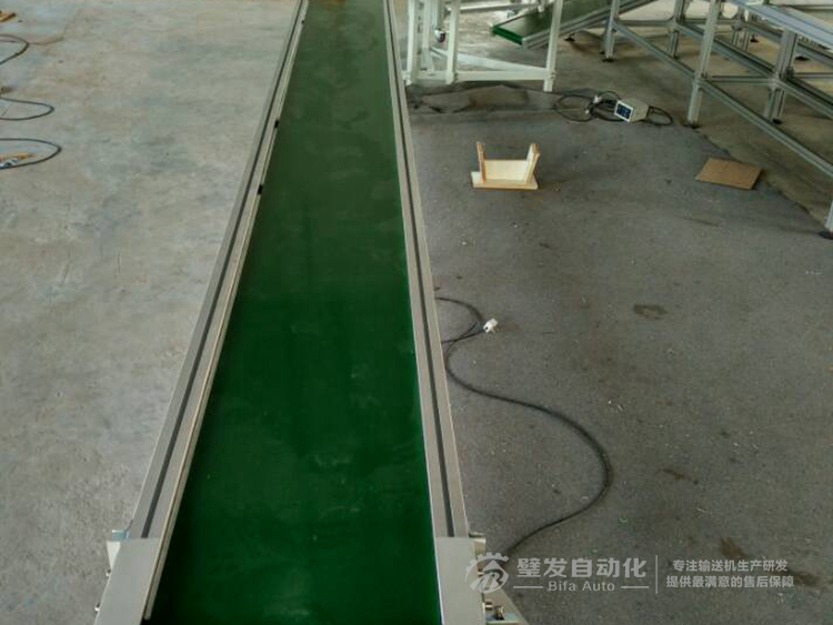 180度轉(zhuǎn)彎?rùn)C(jī)銜接直線輸送機(jī) 180度轉(zhuǎn)彎?rùn)C(jī)銜接直線輸送機(jī)