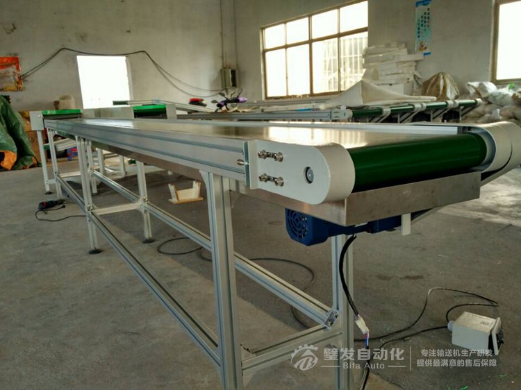 180度轉(zhuǎn)彎?rùn)C(jī)銜接直線輸送機(jī) 180度轉(zhuǎn)彎?rùn)C(jī)銜接直線輸送機(jī)