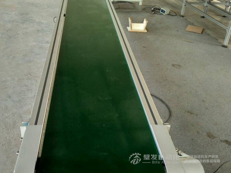 180度轉(zhuǎn)彎?rùn)C(jī)銜接直線輸送機(jī) 180度轉(zhuǎn)彎?rùn)C(jī)銜接直線輸送機(jī)